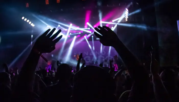 Is it illegal to use binoculars in concerts