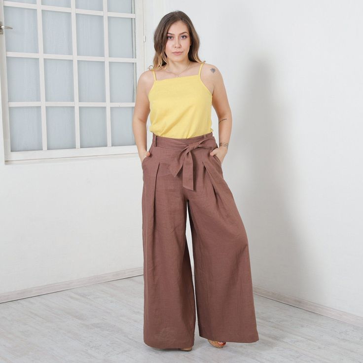 Linen Wide-Leg Pants with a Flowy Tunic